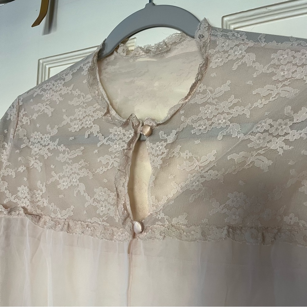 Vintage Lace Bed Jacket - Picture 4 of 8